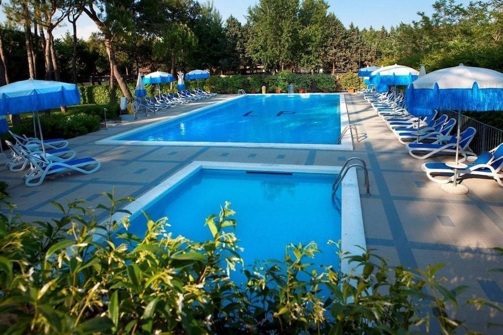 Aparthotel La Pineta Lido di Jesolo Kültér fotó