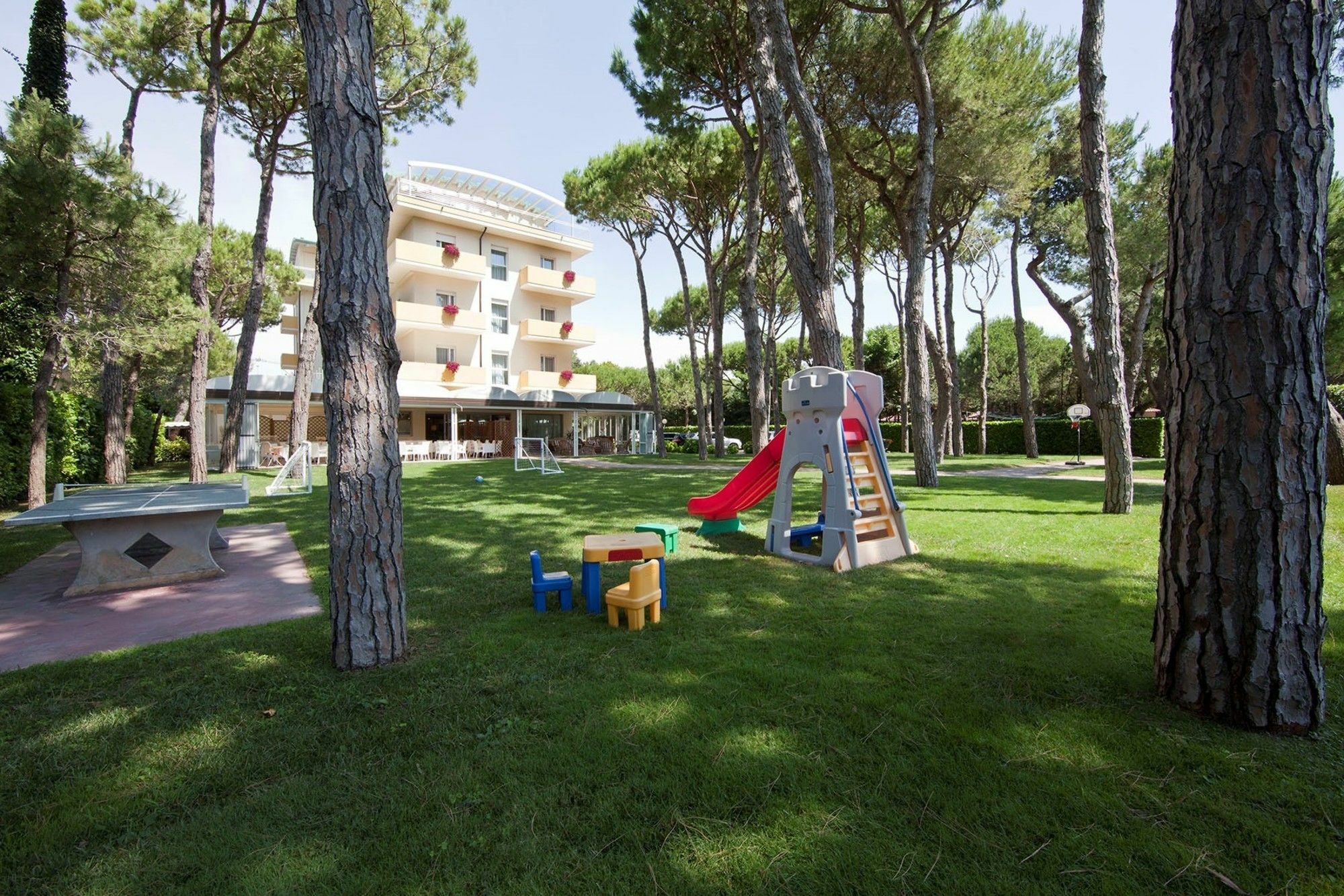 Aparthotel La Pineta Lido di Jesolo Kültér fotó