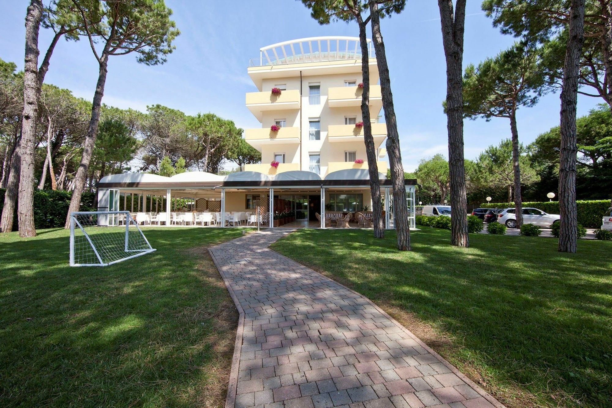 Aparthotel La Pineta Lido di Jesolo Kültér fotó